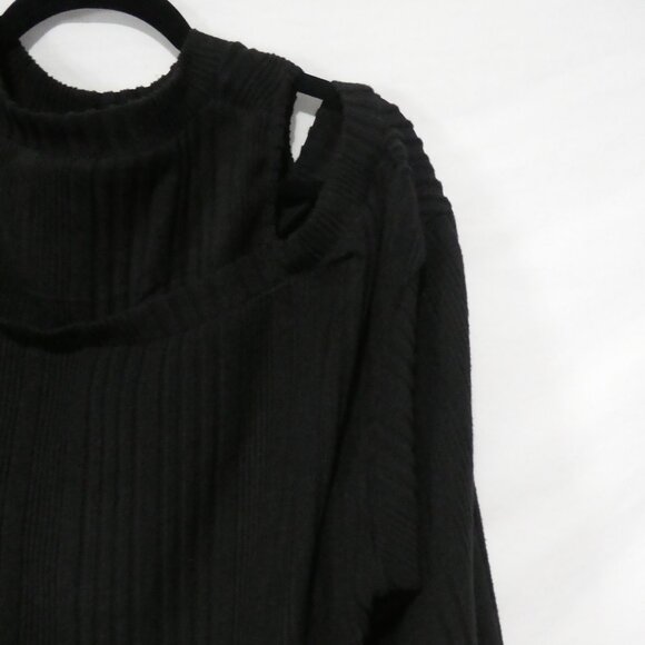 SHEIN - Curve | 2XL | Chic Soft Ribbed Black Cut-Out Shoulder Sweater - Picture 11 of 14